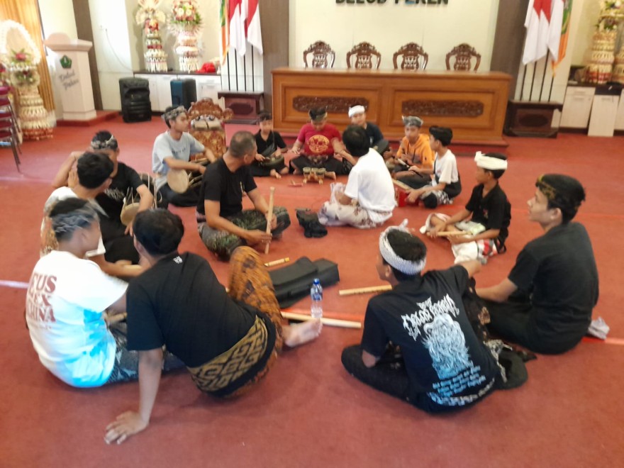 LATIHAN BALEGANJUR PERSIAPAN HUT KOTA TABANAN